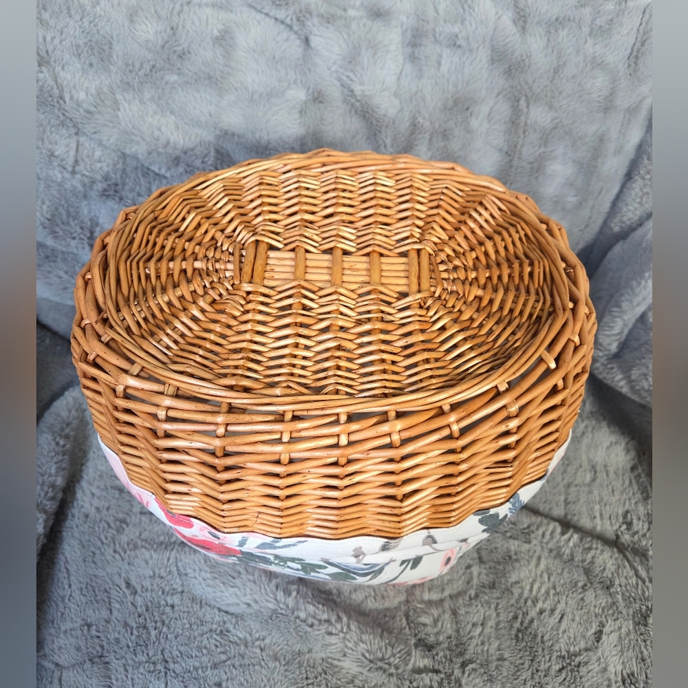 Coronado Basket Tote In A Floral Print - Picture 6 of 12